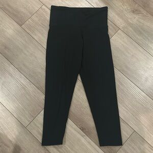 Victoria’s Secret Victoria Sport Cropped Black Leggings